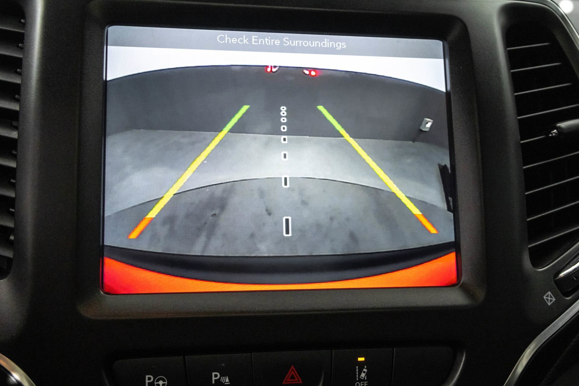 Used 2019 Jeep Cherokee Trailhawk image 26