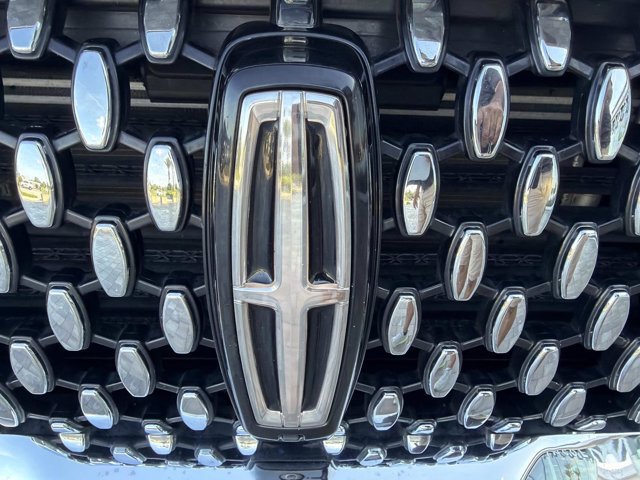 Used 2024 Lincoln Aviator Black Label w/ Class IV Trailer Tow Package AWD/4WD image 7