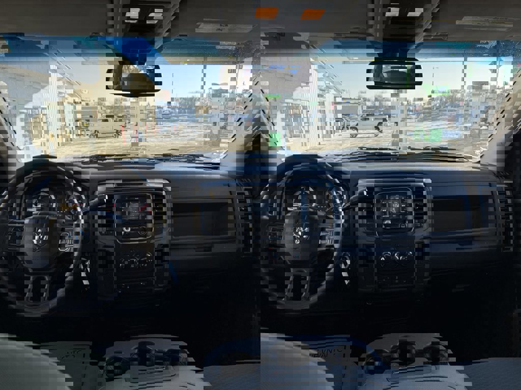 Used 2015 RAM 3500 Tradesman w/ Chrome Appearance Group image 28