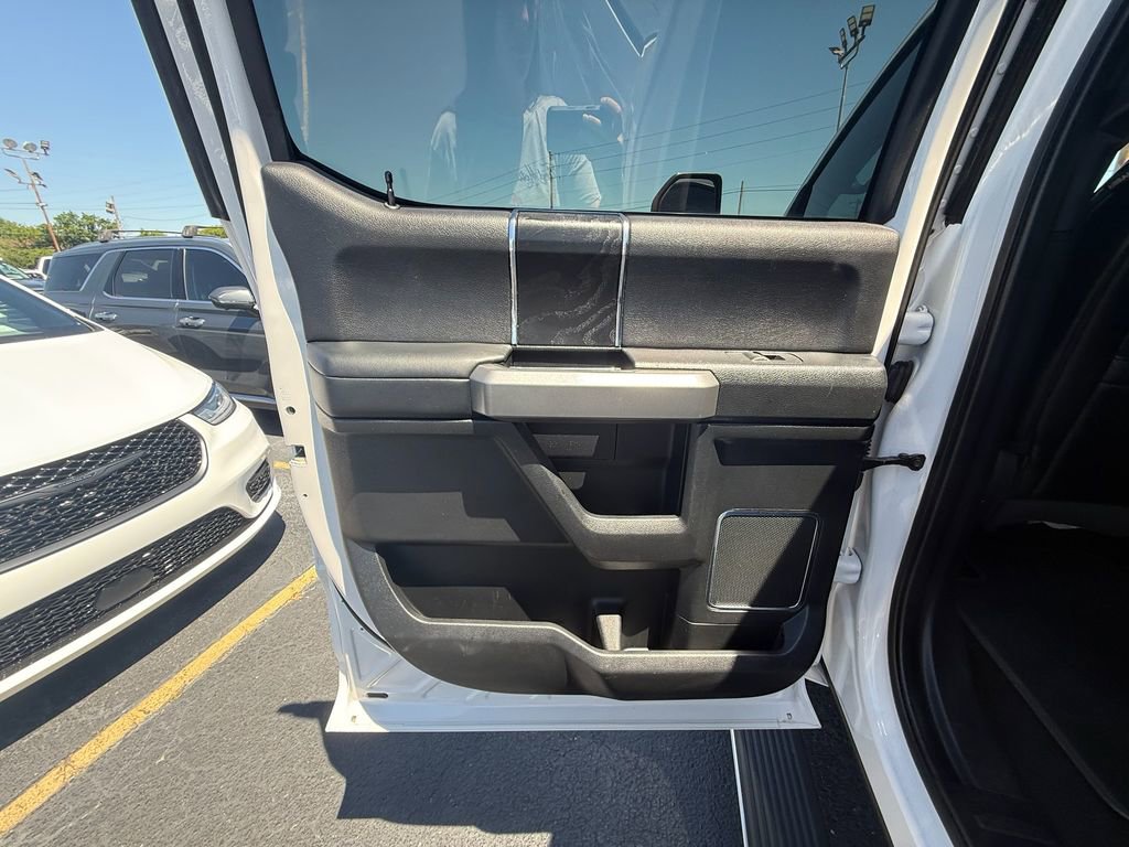 Used 2019 Ford F350 Platinum w/ Platinum Ultimate Package AWD/4WD image 18