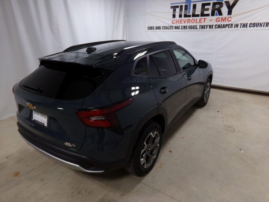 New 2025 Chevrolet Trax LT w/ Driver Confidence Package image 6