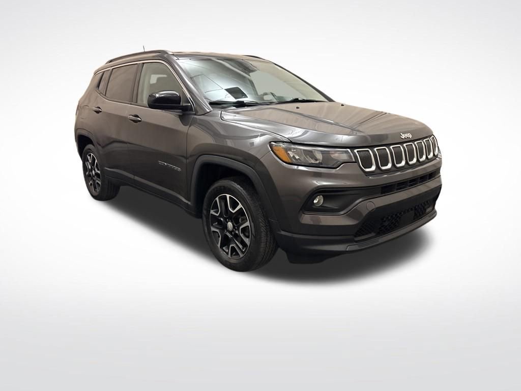 Used 2022 Jeep Compass Latitude w/ Convenience Group AWD/4WD image 3