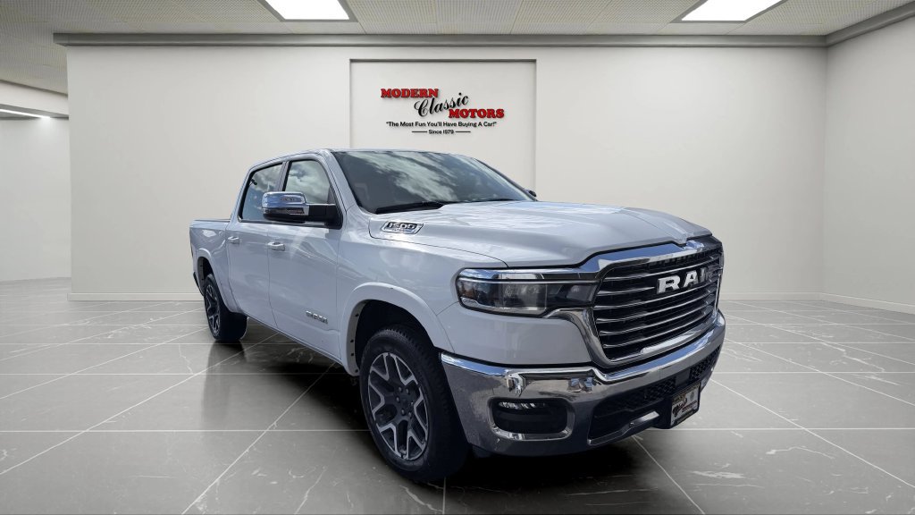 Used 2025 RAM 1500 Laramie AWD/4WD image 1