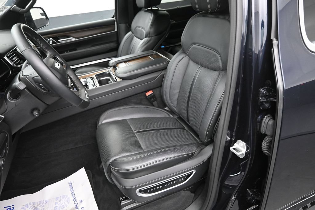 Used 2025 Jeep Grand Wagoneer 4WD image 13