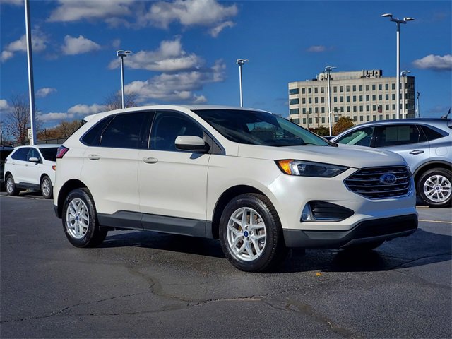 Used 2022 Ford Edge SEL w/ Convenience Package image 2