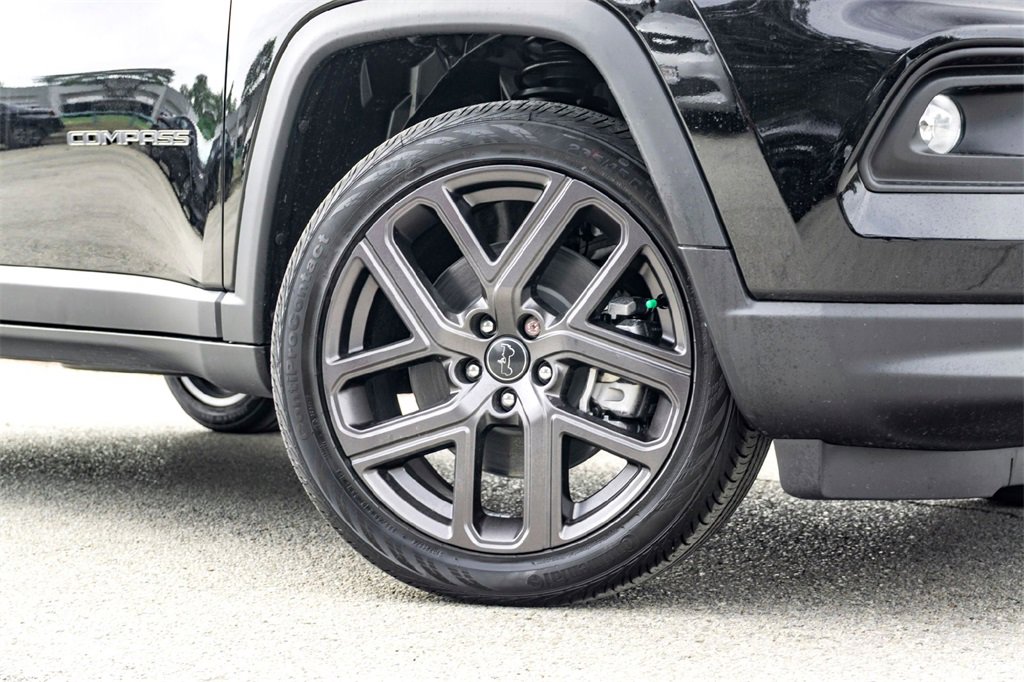 New 2026 Jeep Compass Latitude image 2