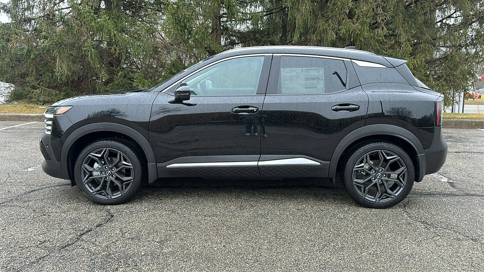 New 2025 Nissan Kicks SR w/ SR Premium Package image 18