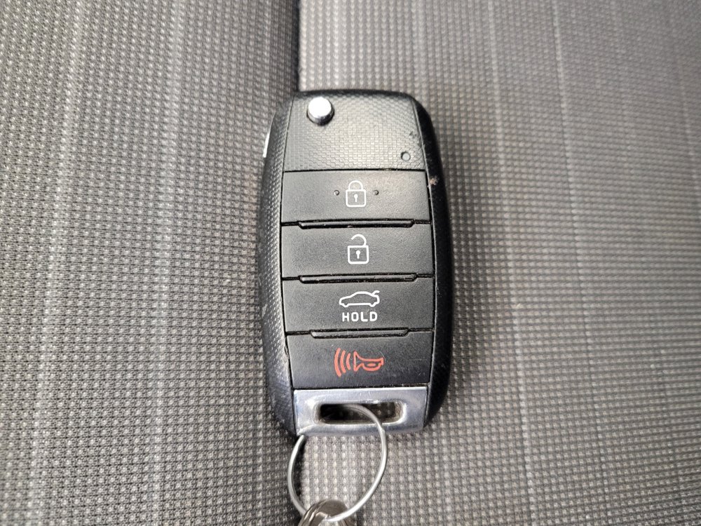 Used 2016 Kia Forte EX image 32