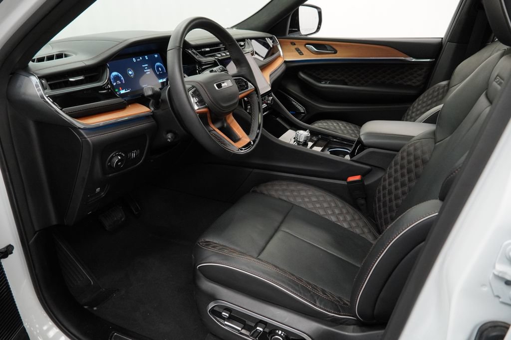 Certified 2025 Jeep Grand Cherokee L Summit AWD/4WD image 19