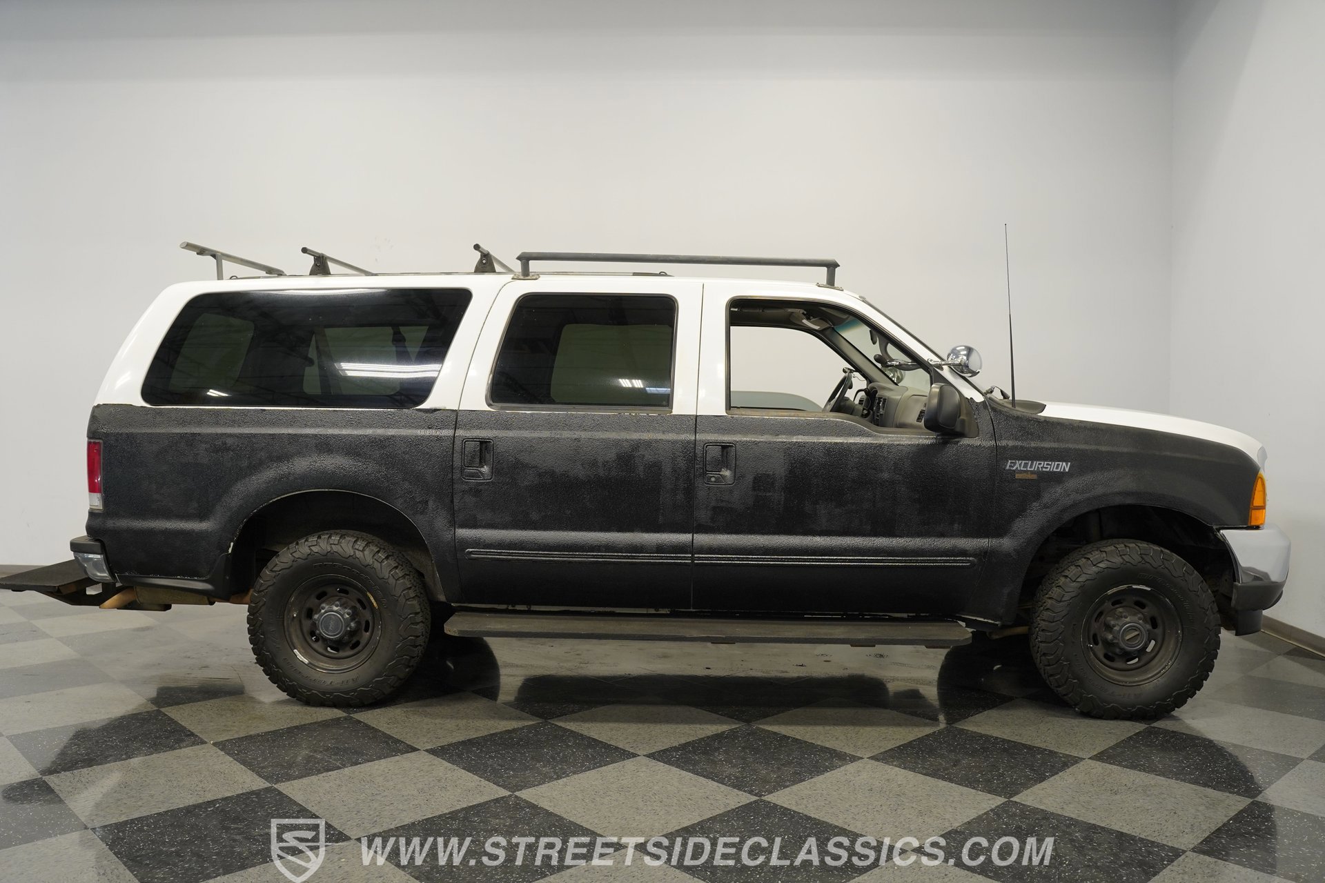 Used 2000 Ford Excursion XLT image 13