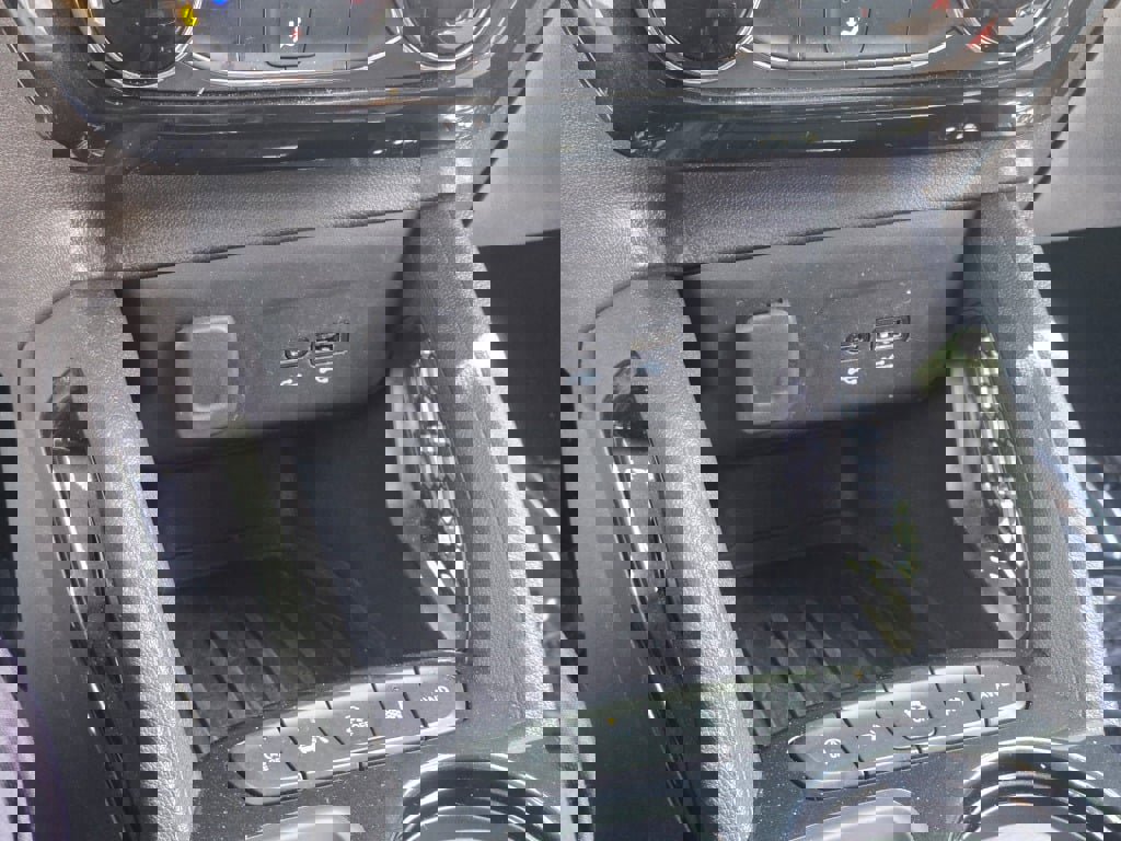 Certified 2025 Chevrolet TrailBlazer LT AWD/4WD image 26