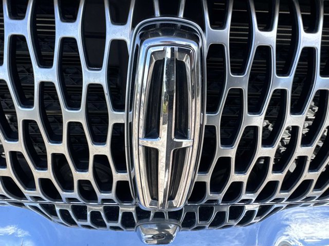 Certified 2021 Lincoln Nautilus Reserve w/ Equipment Group 201A image 8