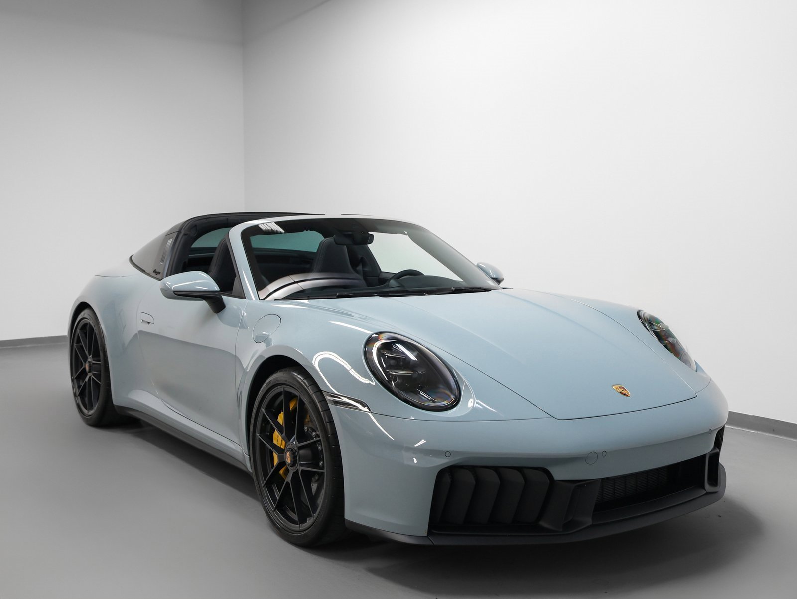 Used 2025 Porsche 911 Targa 4 GTS image 11