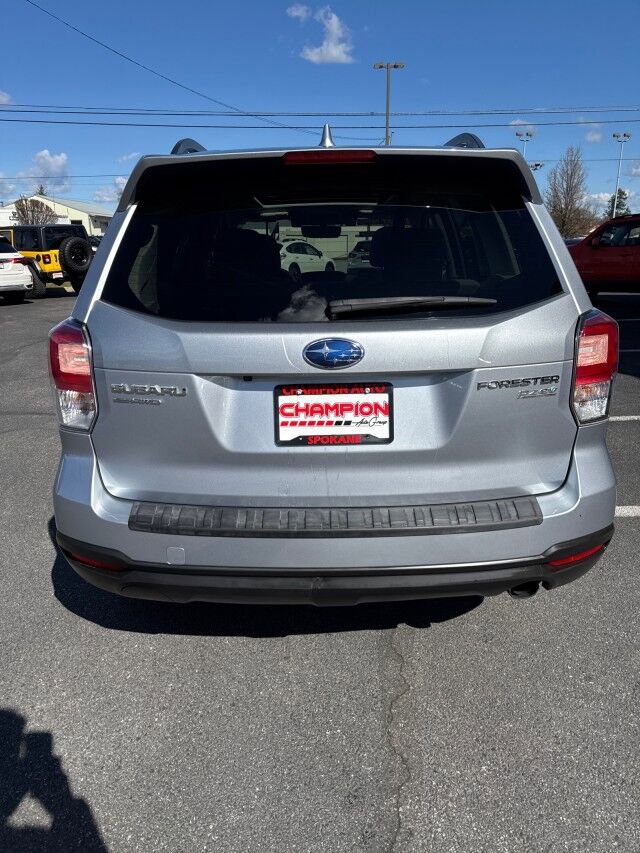 Used 2017 Subaru Forester 2.5i Premium AWD/4WD image 5