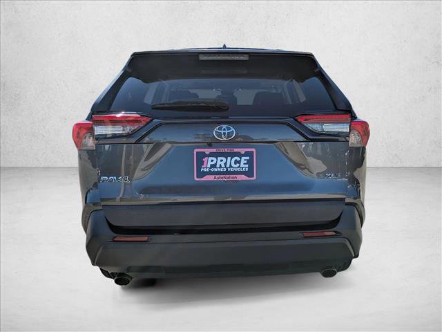 Used 2021 Toyota RAV4 XLE Premium image 7