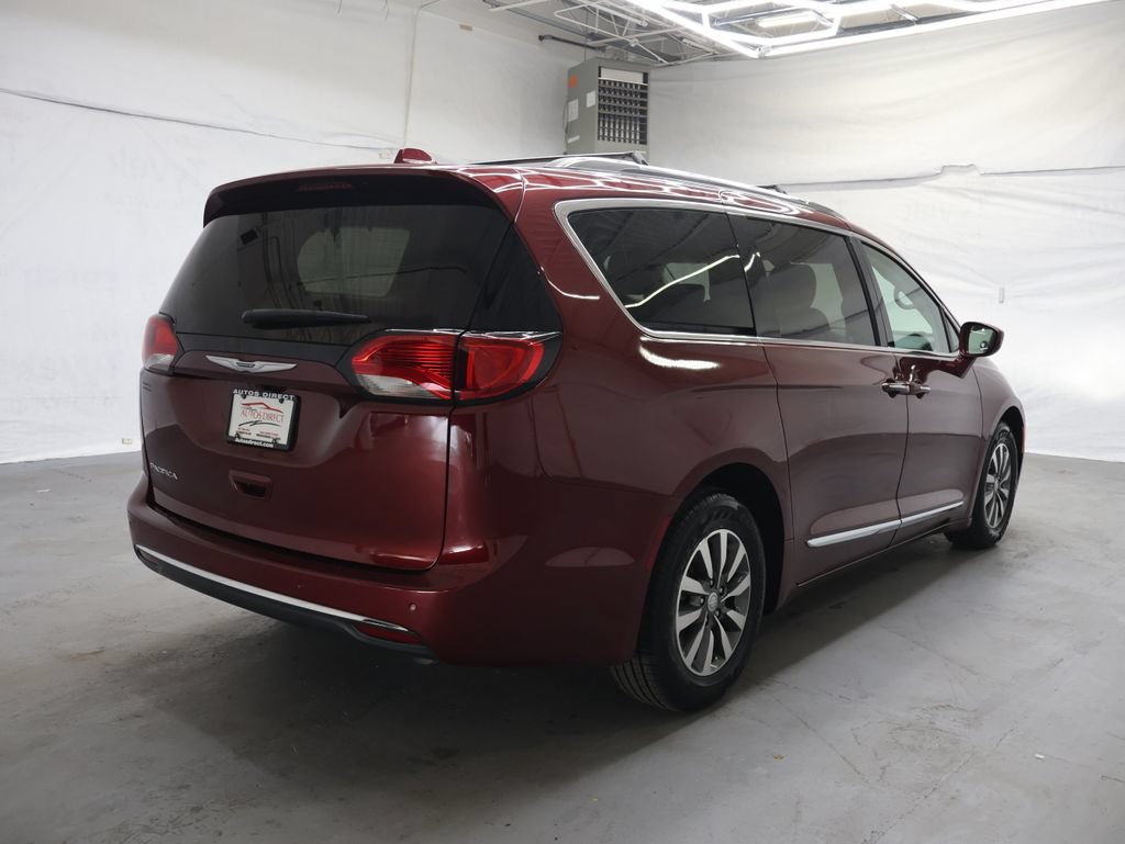 Used 2020 Chrysler Pacifica Touring-L Plus FWD image 7