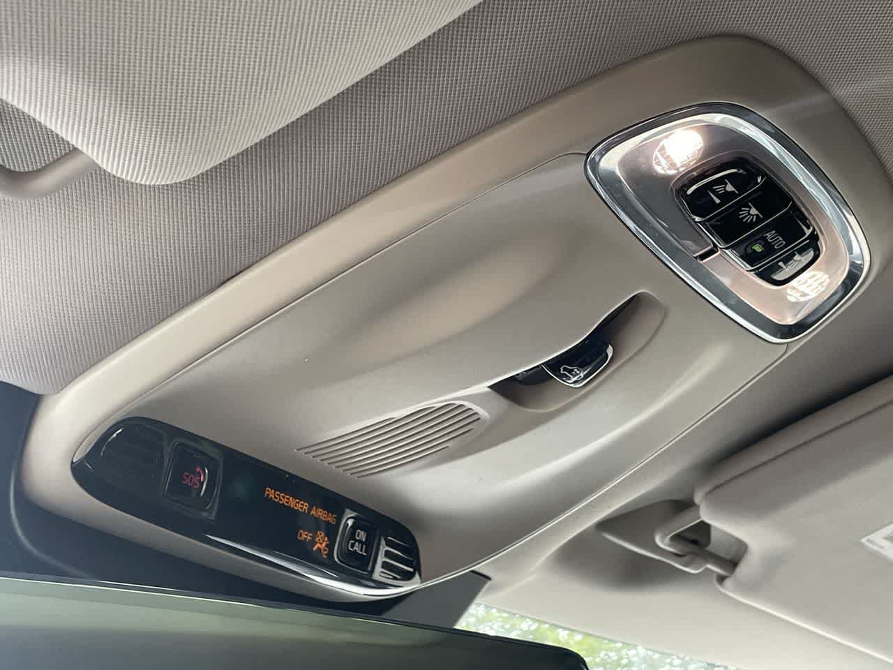 Used 2018 Volvo XC90 T5 Momentum w/ Convenience Package FWD image 30