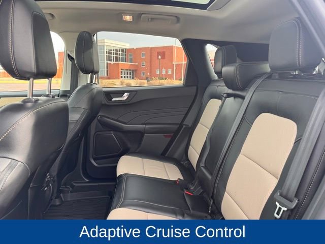 Used 2022 Ford Escape Titanium w/ Titanium Elite Package AWD/4WD image 32