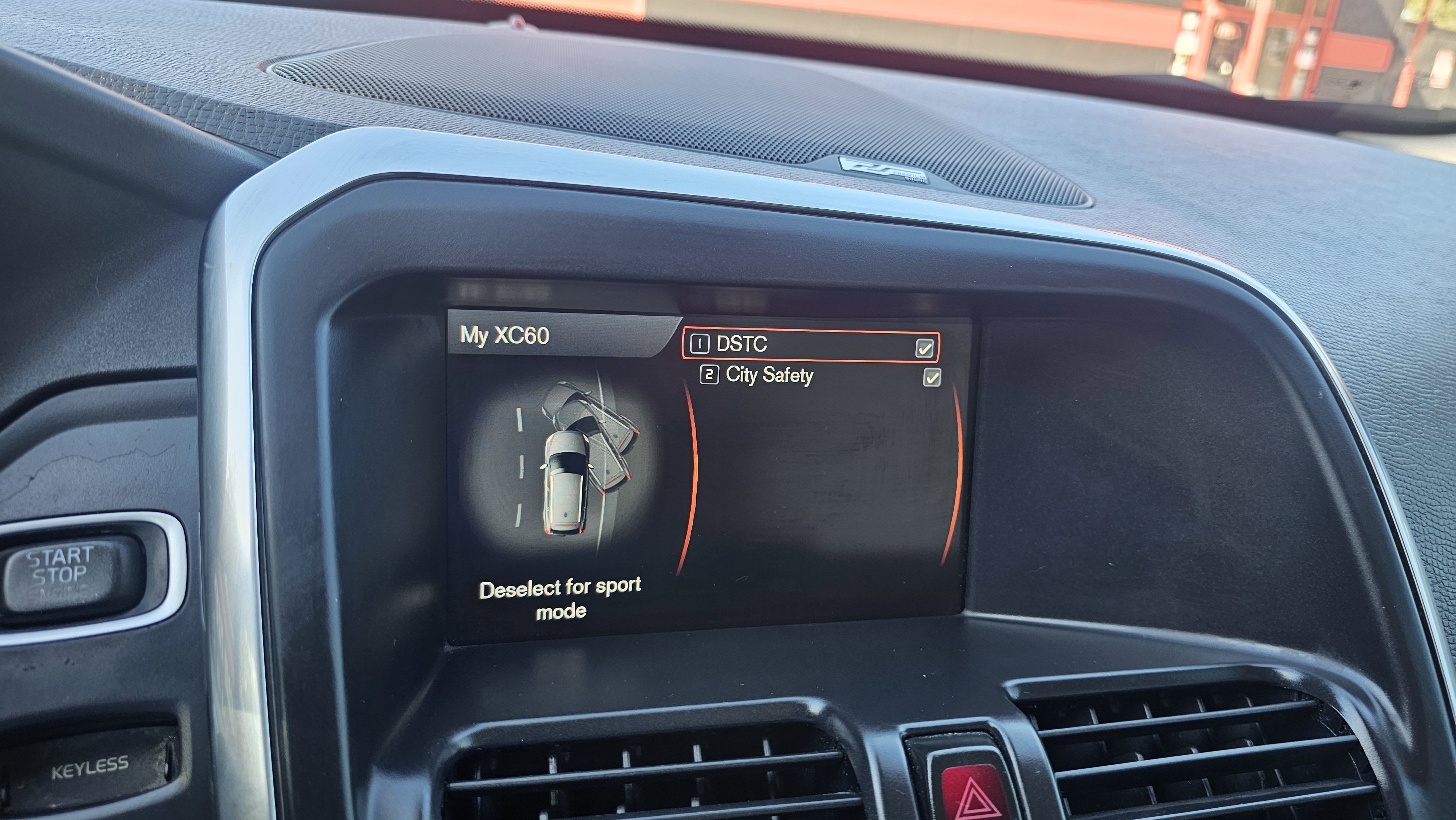 Used 2015 Volvo XC60 T5 Platinum image 40