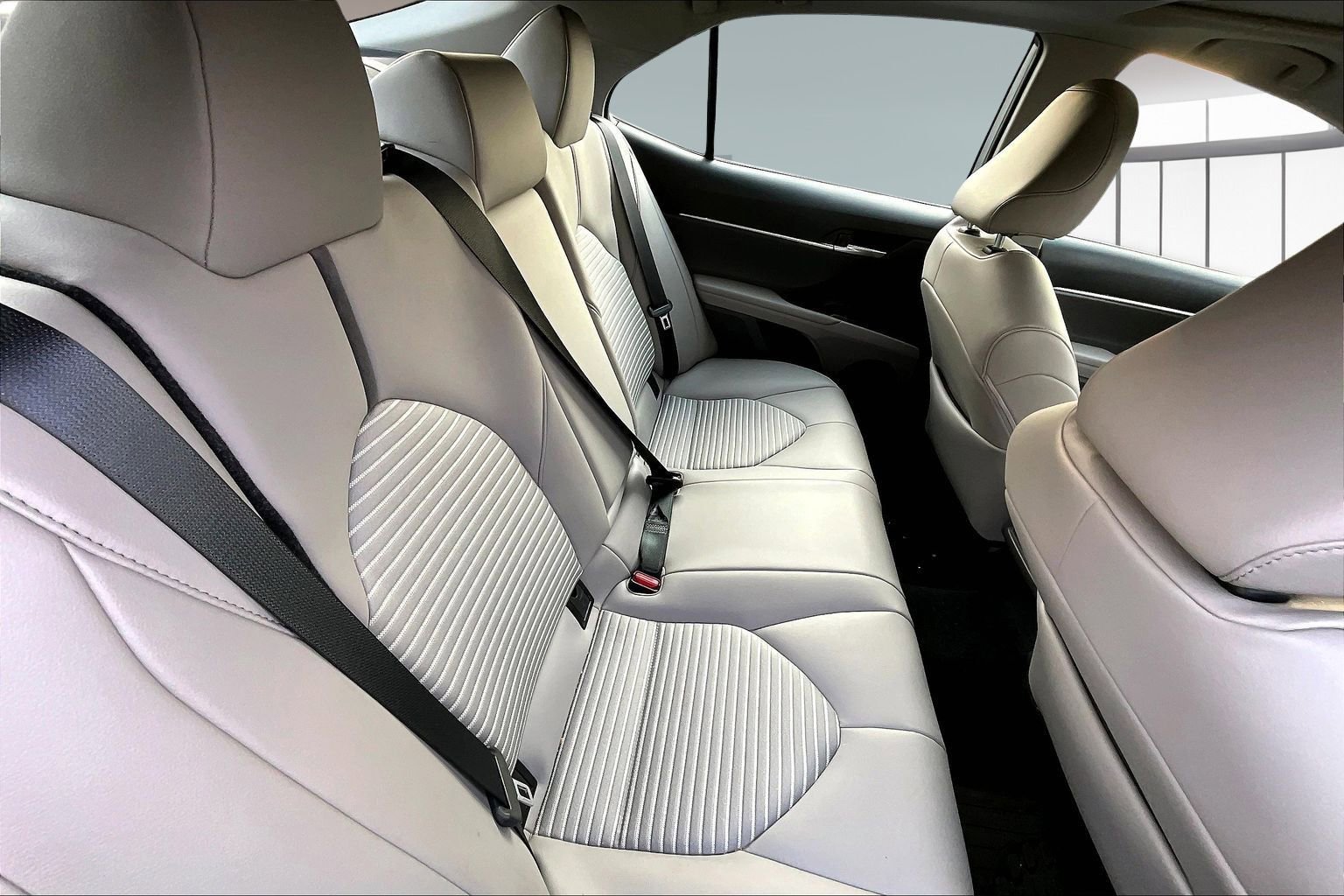 Used 2023 Toyota Camry SE w/ Audio Upgrade Package image 25