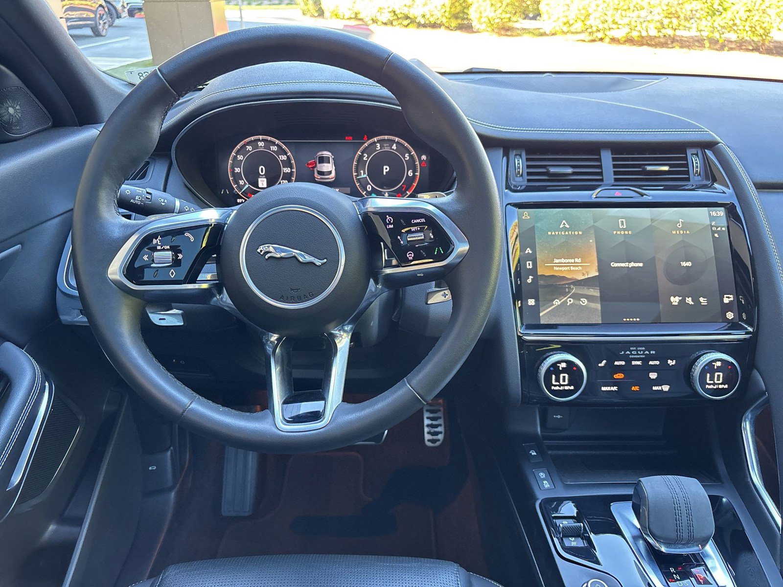 Used 2024 Jaguar E-PACE R-Dynamic SE image 28