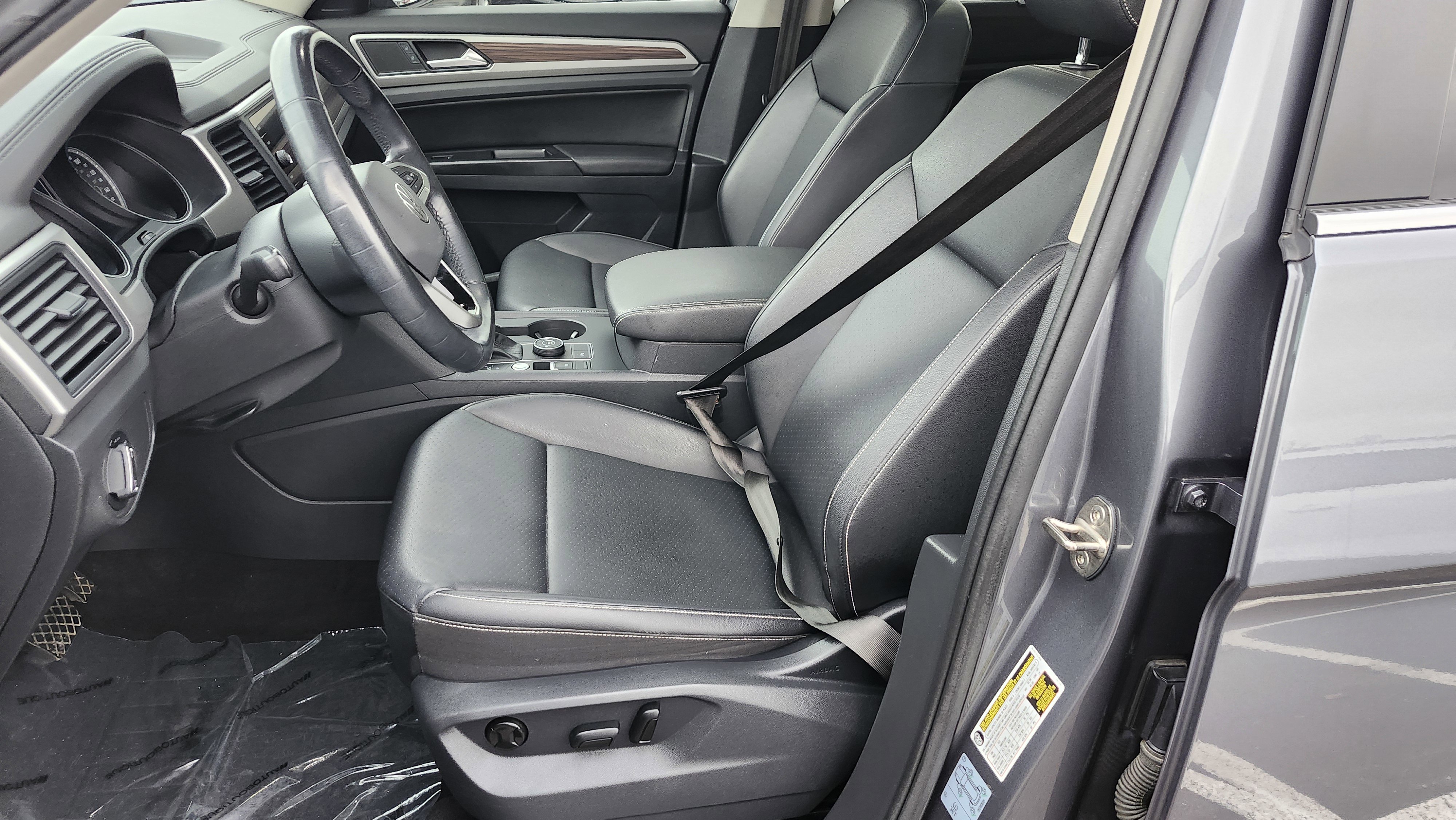 Used 2021 Volkswagen Atlas SE w/ Panoramic Sunroof Package image 25