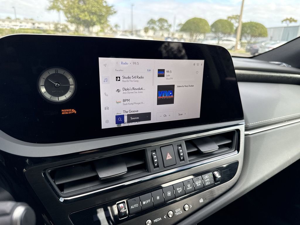 Used 2025 Lexus ES 350 w/ Premium Package FWD image 23