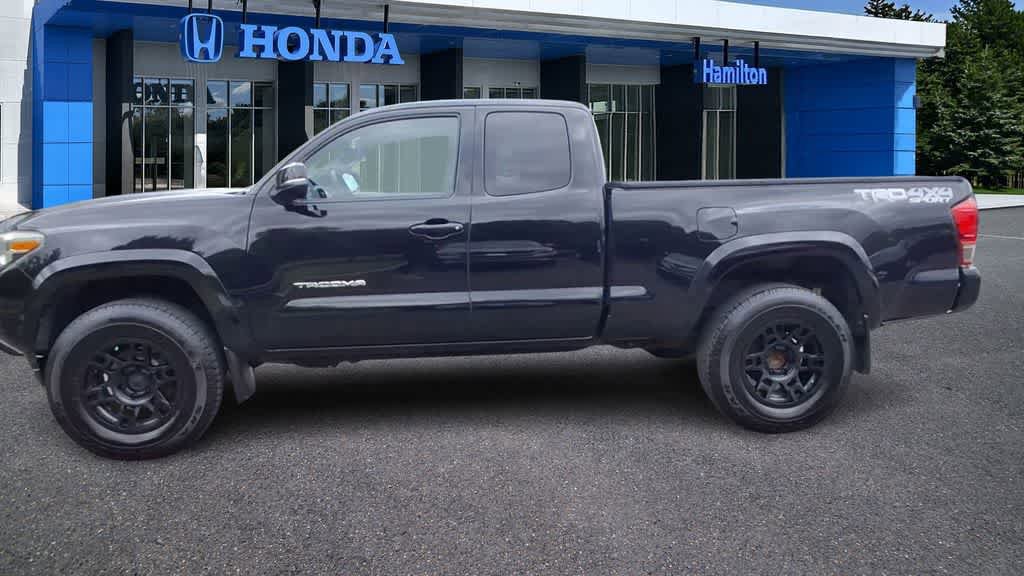 Used 2016 Toyota Tacoma TRD Sport w/ Towing Package AWD/4WD image 5