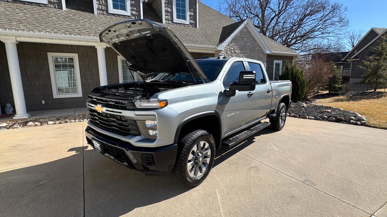 Used 2024 Chevrolet Silverado 2500 Custom w/ Custom Value Package image 24