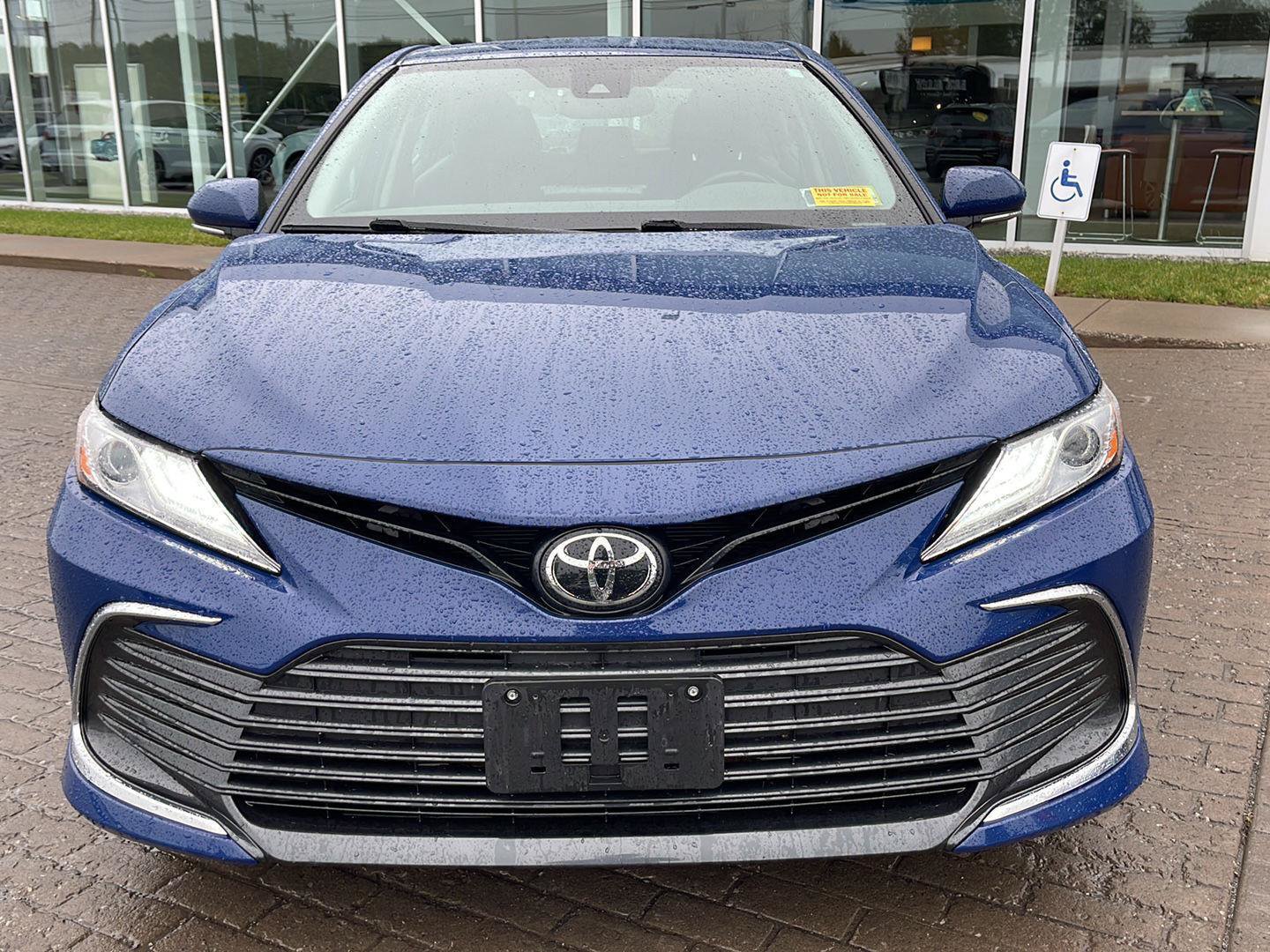 Used 2023 Toyota Camry XLE AWD/4WD image 2