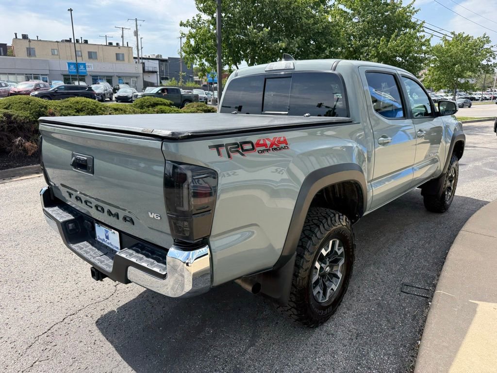 Used 2022 Toyota Tacoma TRD Off-Road AWD/4WD image 11