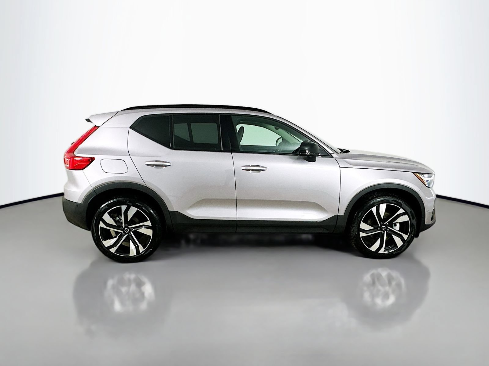 New 2026 Volvo XC40 B5 Ultra w/ Protection Package Premier AWD/4WD image 4