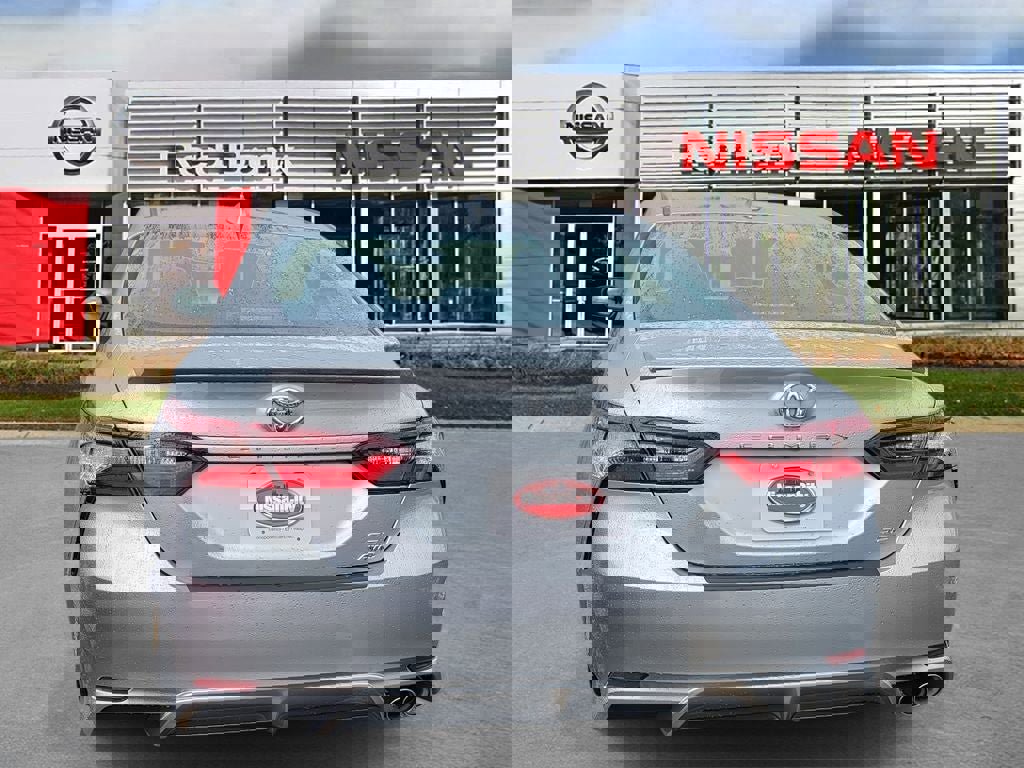 Used 2024 Toyota Camry SE w/ Cold Weather Package image 6