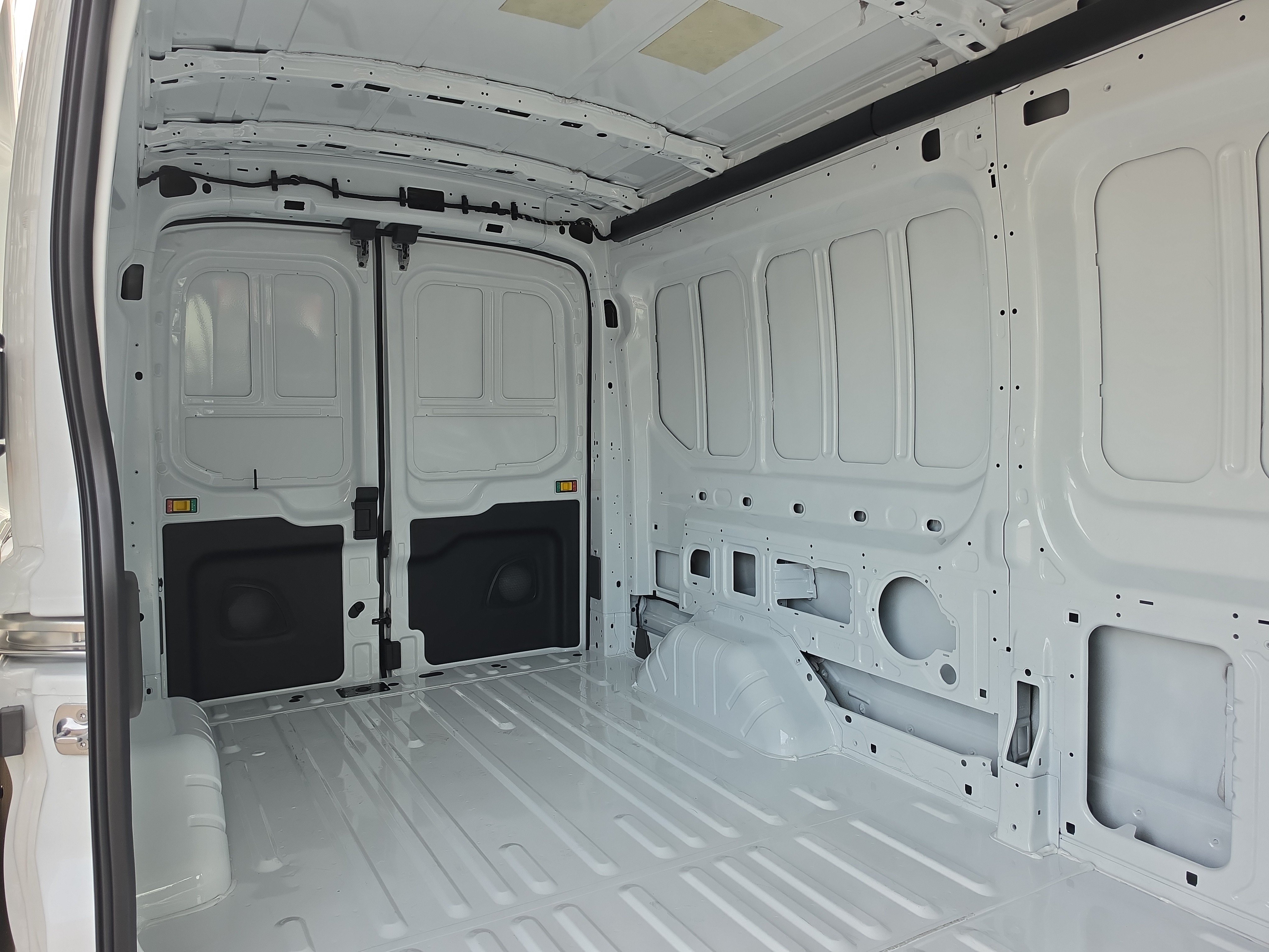 New 2026 Ford Transit 250 148 Medium Roof Extended AWD image 15