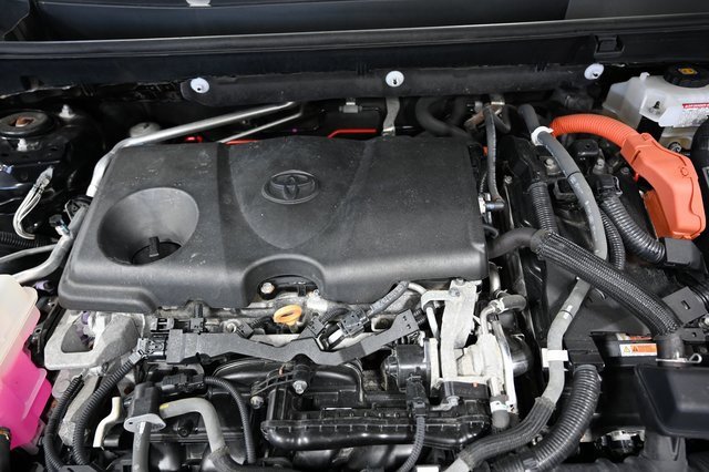 Used 2019 Toyota RAV4 LE image 30