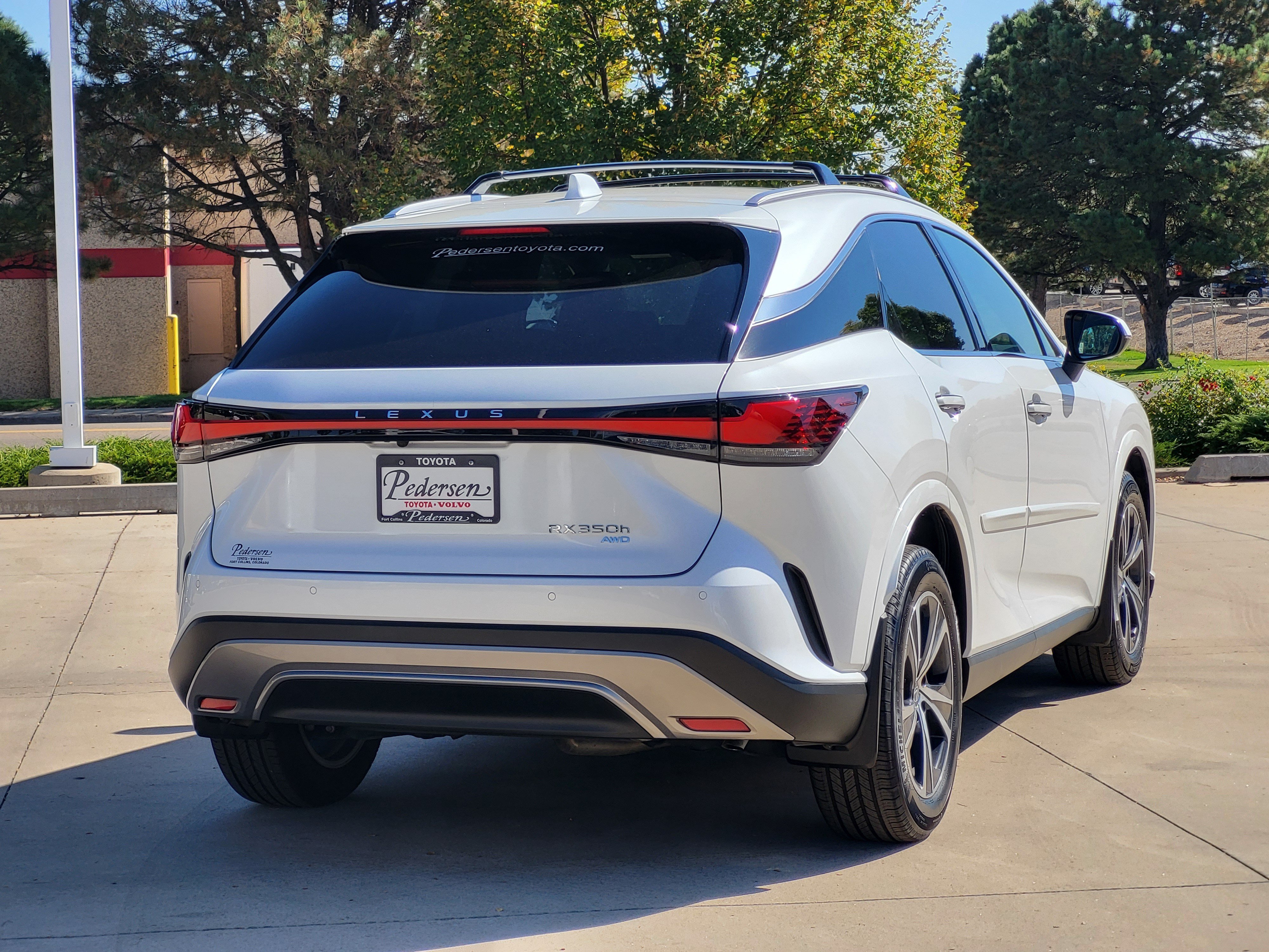 Used 2024 Lexus RX 350h w/ Convenience Package AWD/4WD image 2