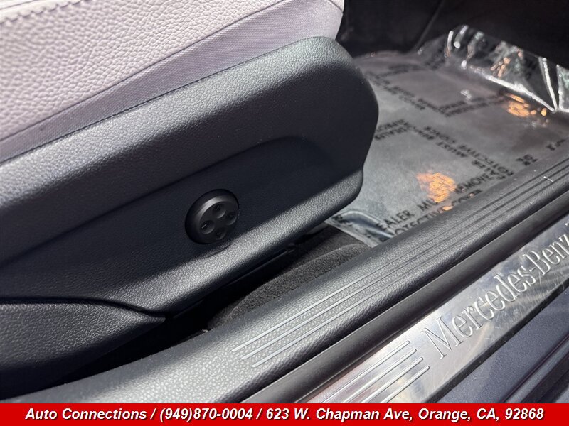 Used 2015 Mercedes-Benz C 300 Sedan image 29