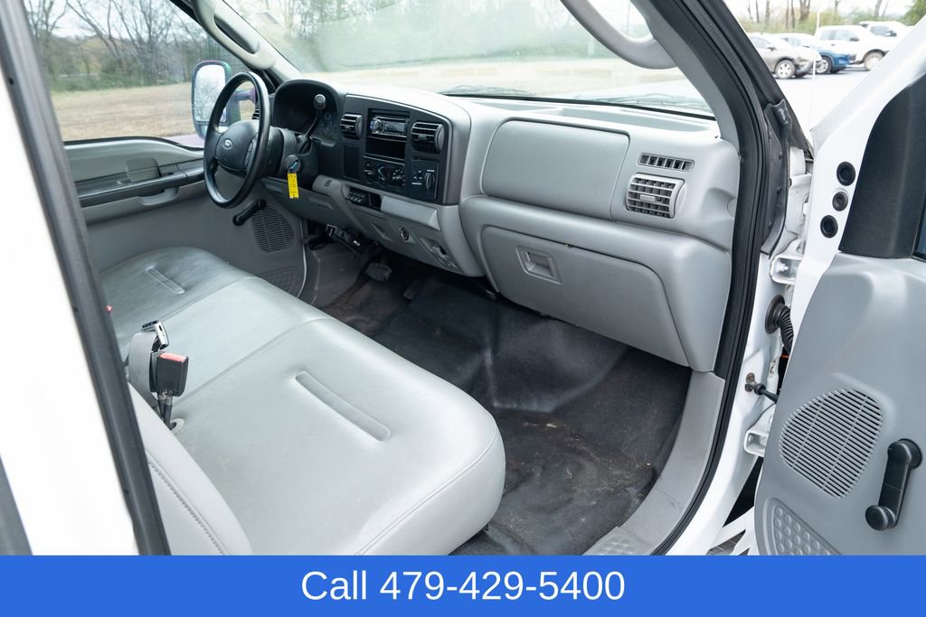 Used 2005 Ford F350 XL image 24
