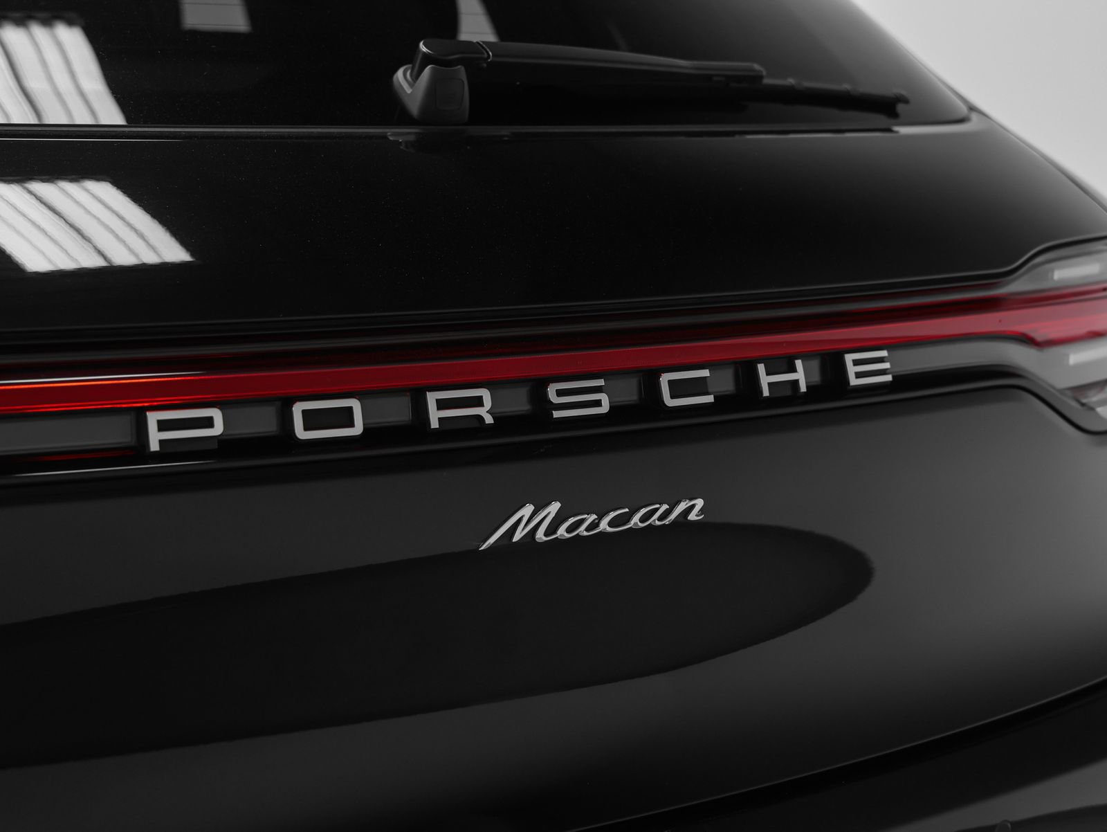 Certified 2023 Porsche Macan image 19