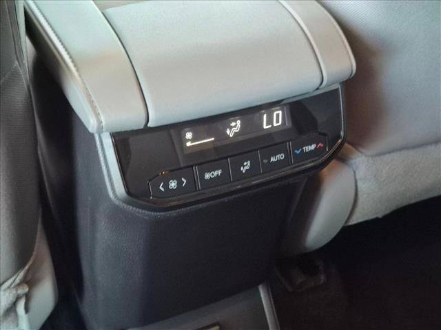 Certified 2024 Toyota Highlander LE FWD image 16