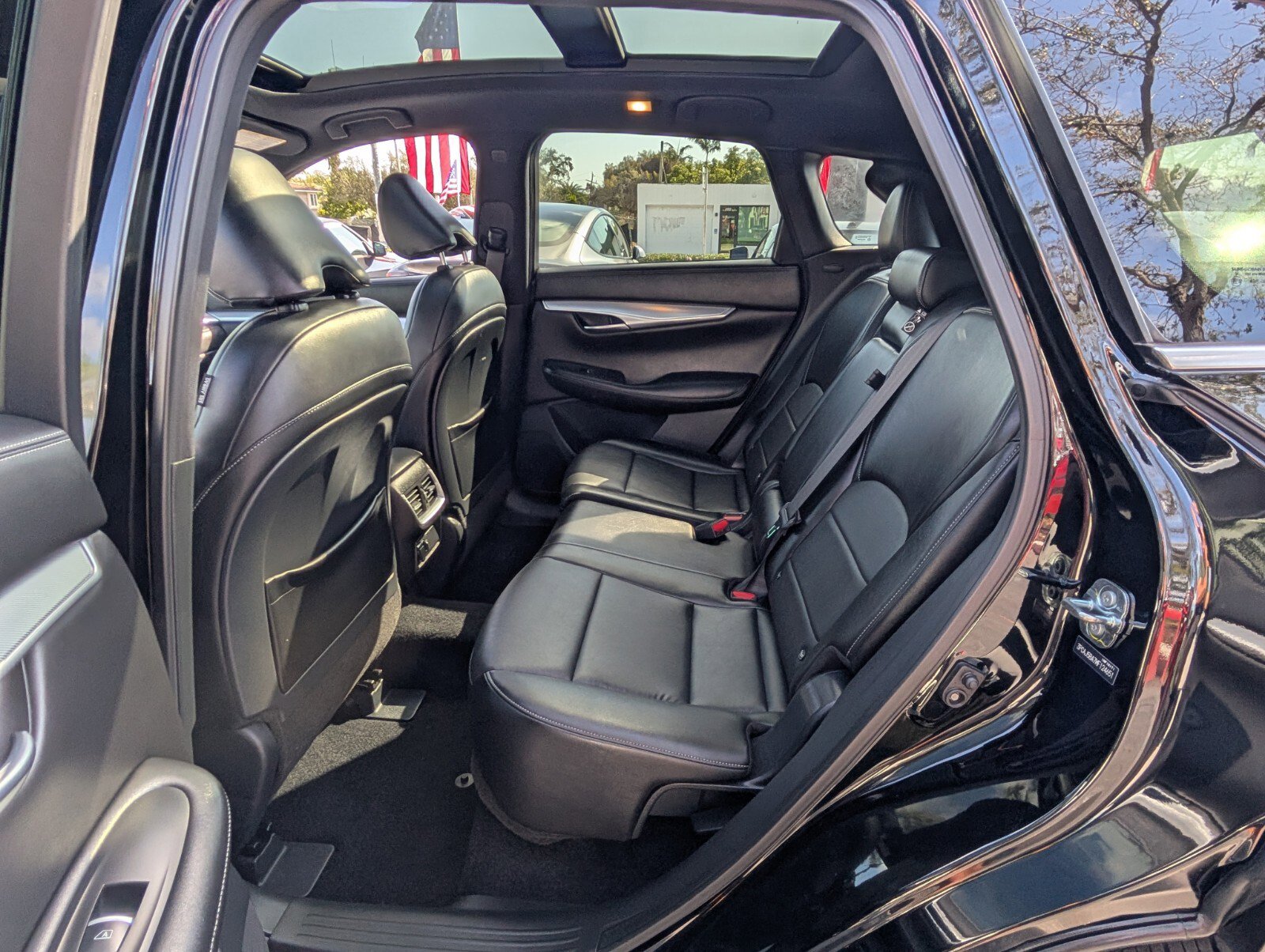 Used 2021 INFINITI QX50 Luxe w/ Appearance Package FWD image 9