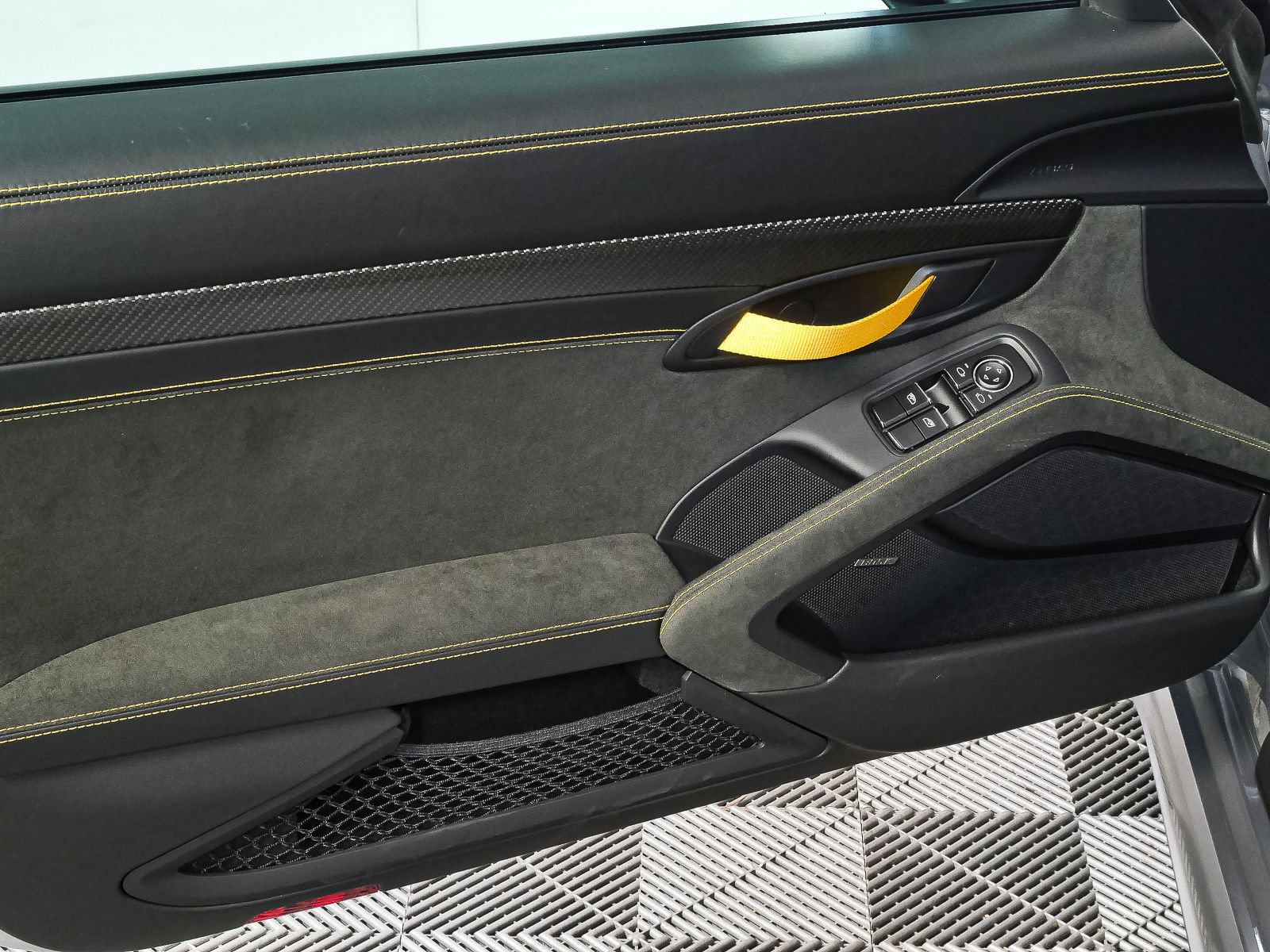 Certified 2025 Porsche 718 Boxster Spyder RS RWD image 6