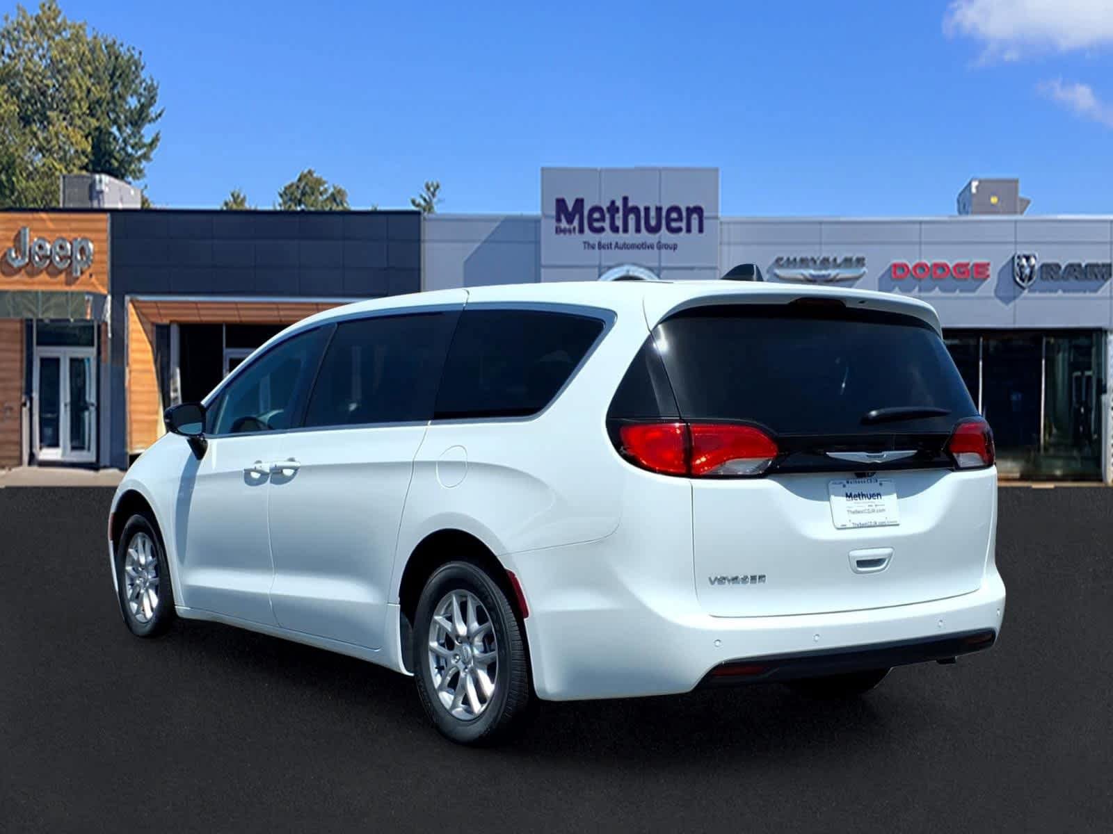 New 2026 Chrysler Voyager LX FWD image 4