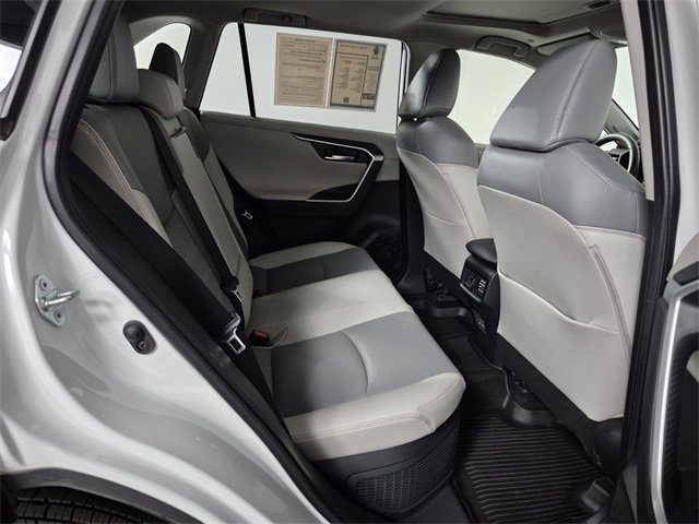 Used 2023 Toyota RAV4 Limited image 31