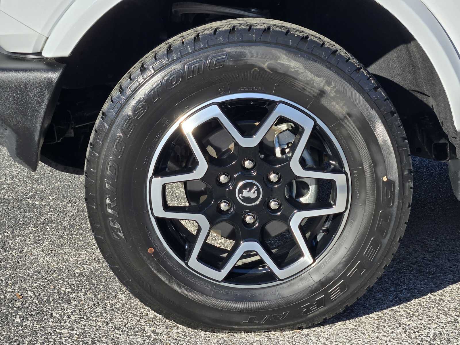 Used 2024 Ford Bronco Outer Banks AWD/4WD image 13