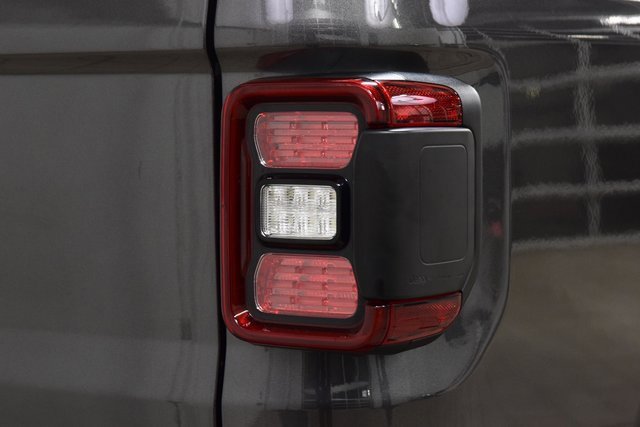 Used 2022 Jeep Gladiator Rubicon w/ LED Lighting Group image 18