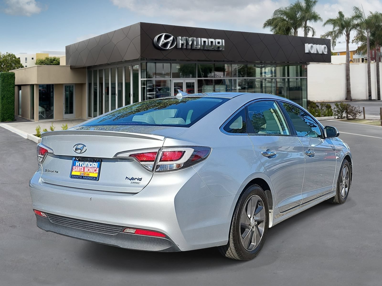 Used 2017 Hyundai Sonata Limited FWD image 3