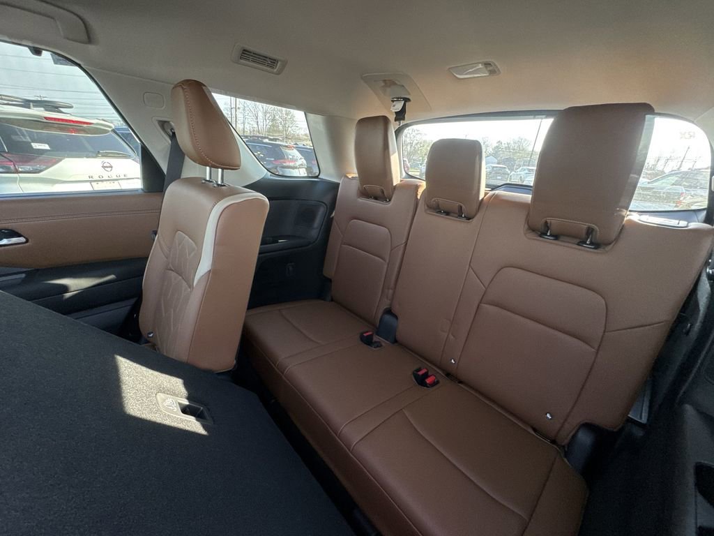 New 2026 Nissan Pathfinder Platinum AWD/4WD image 24