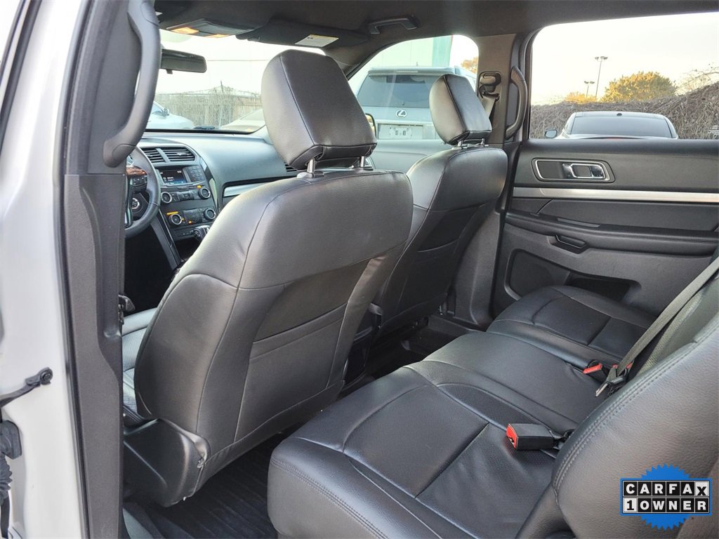 Used 2018 Ford Explorer XLT image 13