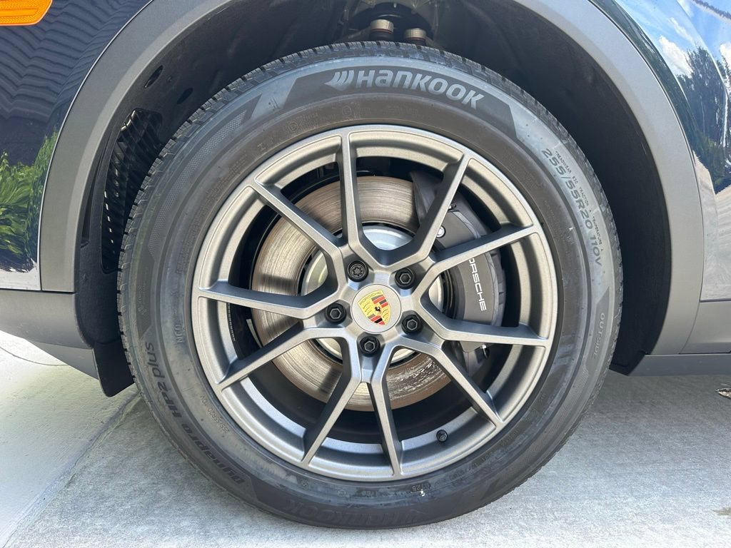 Certified 2025 Porsche Cayenne E-Hybrid Coupe AWD/4WD image 43